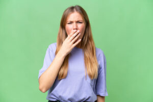 como quitar el mal aliento halitosis